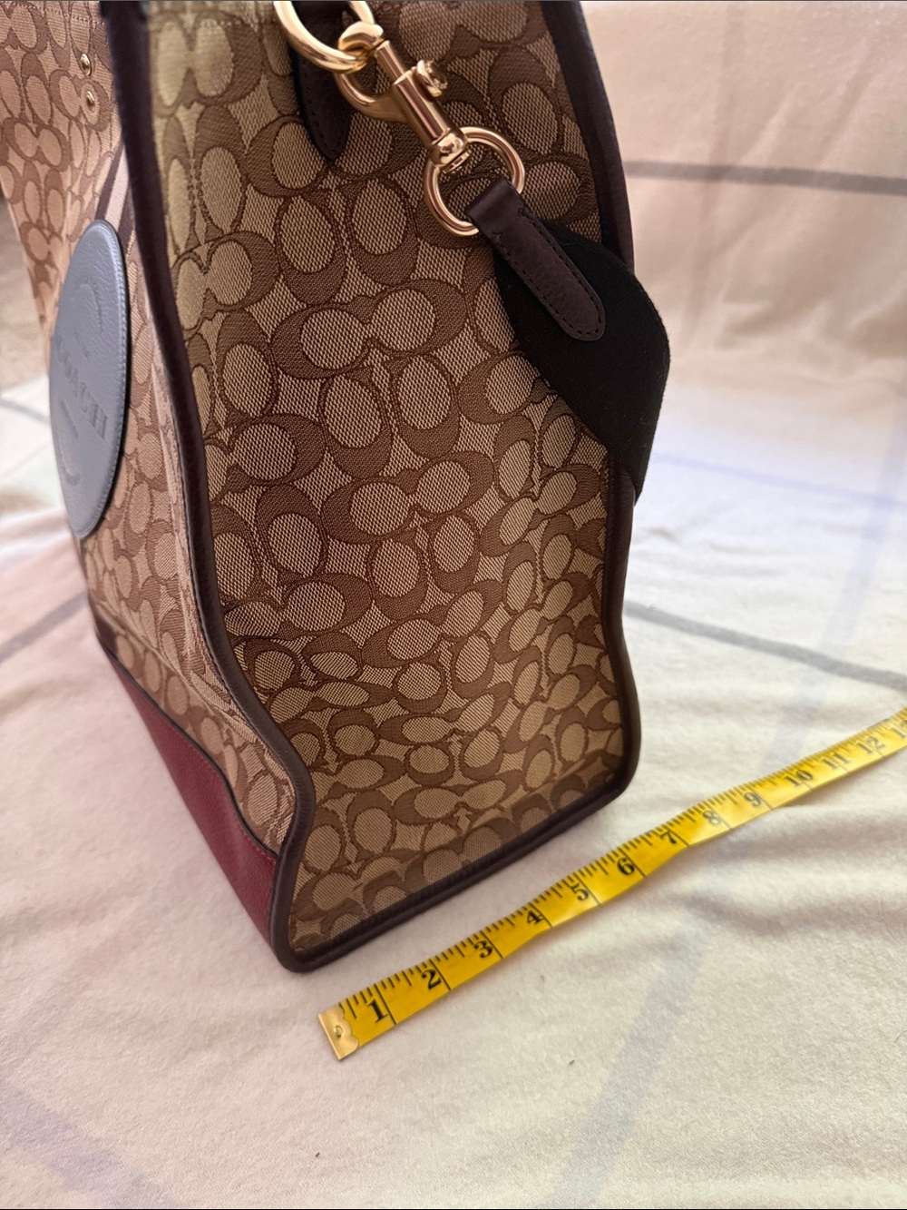 COACH Dempsey Tote Bag 40 In Signature Jacquard With Stripe And Coach Patch - Picture 13 of 14